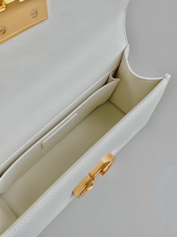 Fausse Sac Dior 30 Montaigne East-West avec chaîne en veau blanc – Image 2