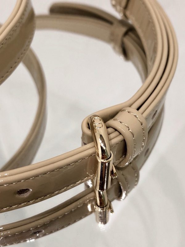 Contrefaçon Mini Sac Dior Lady Dior avec chaîne en beige esthétique – Image 7