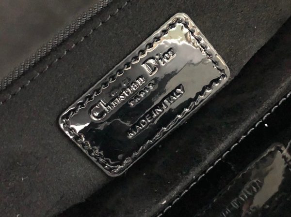 Contrefaçon Petit Sac Lady Dior en veau verni noir cannage – Image 6