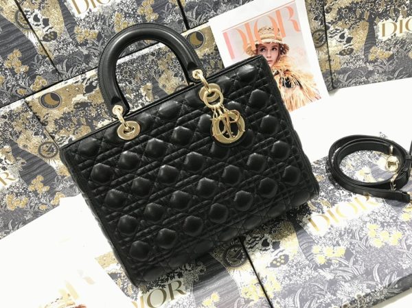 Contrefaçon Sac Lady Dior Large en noir – Image 4