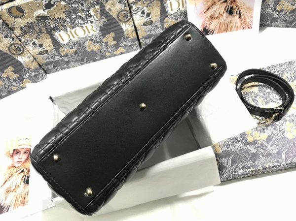 Contrefaçon Sac Lady Dior Large en noir – Image 3