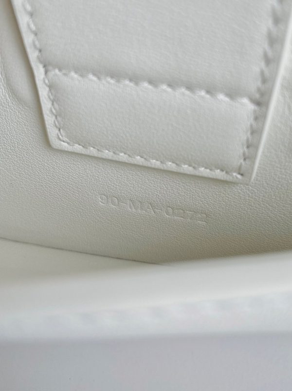 Fausse Sac Dior 30 Montaigne East-West avec chaîne en veau blanc – Image 5