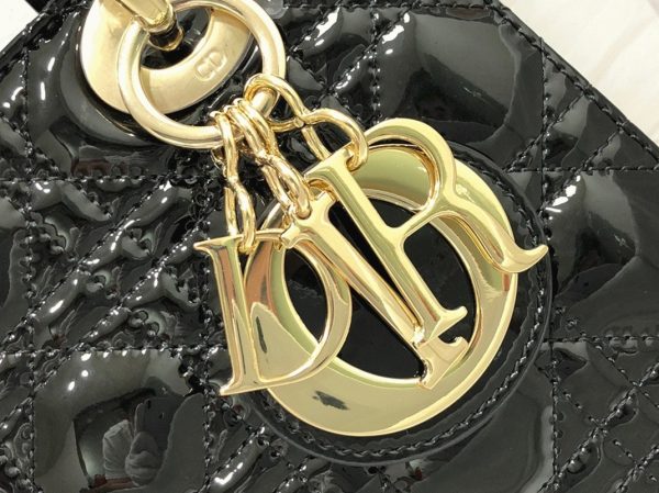 Contrefaçon Petit Sac Lady Dior en veau verni noir cannage – Image 8