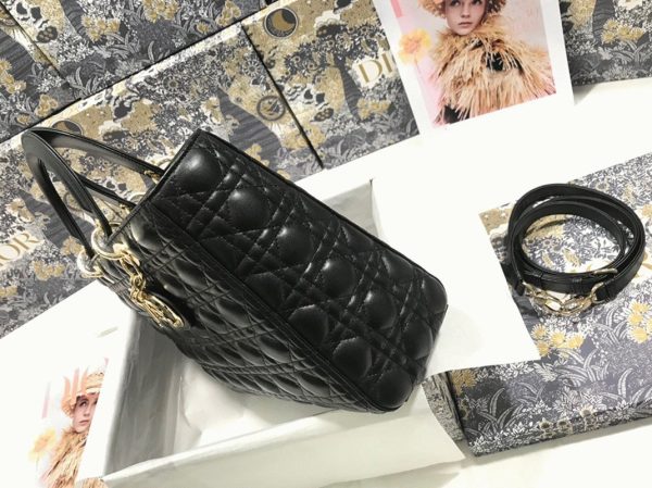 Contrefaçon Sac Lady Dior Large en noir – Image 2