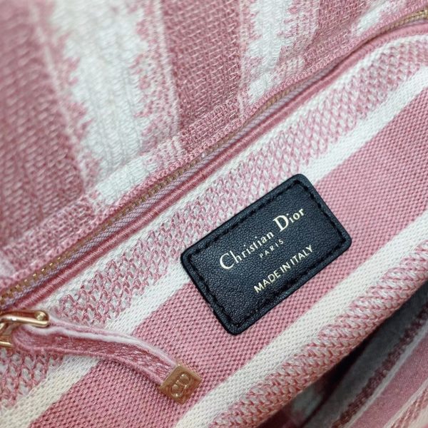 Réplique Sac Lady D-Lite Medium en broderie rayures roses – Image 9