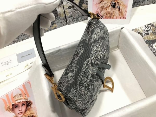 Faux Sac Saddle Dior en jacquard inversé Toile de Jouy grise – Image 10
