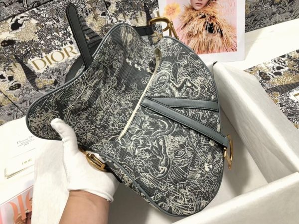 Faux Sac Saddle Dior en jacquard inversé Toile de Jouy grise – Image 9