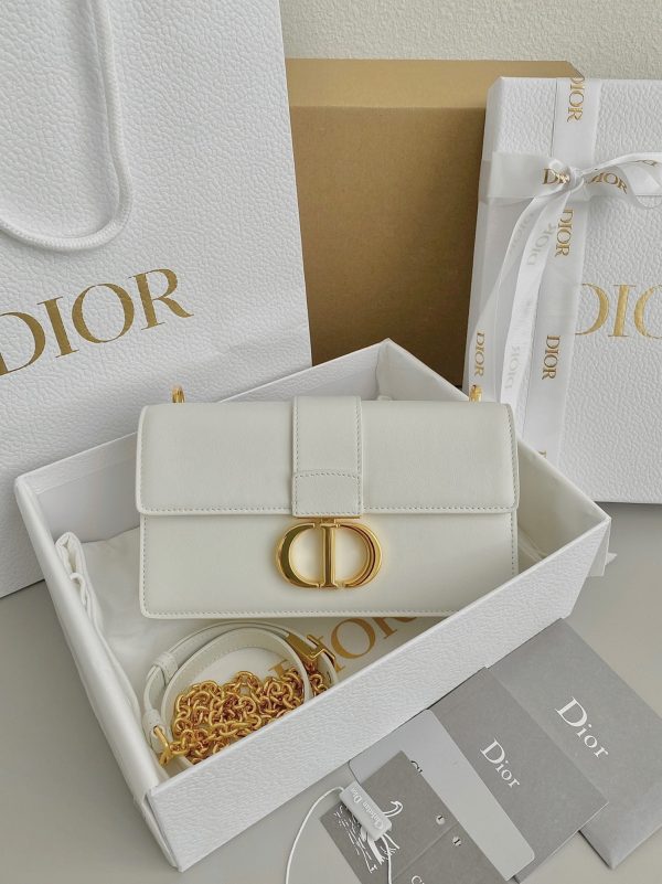 Fausse Sac Dior 30 Montaigne East-West avec chaîne en veau blanc – Image 6