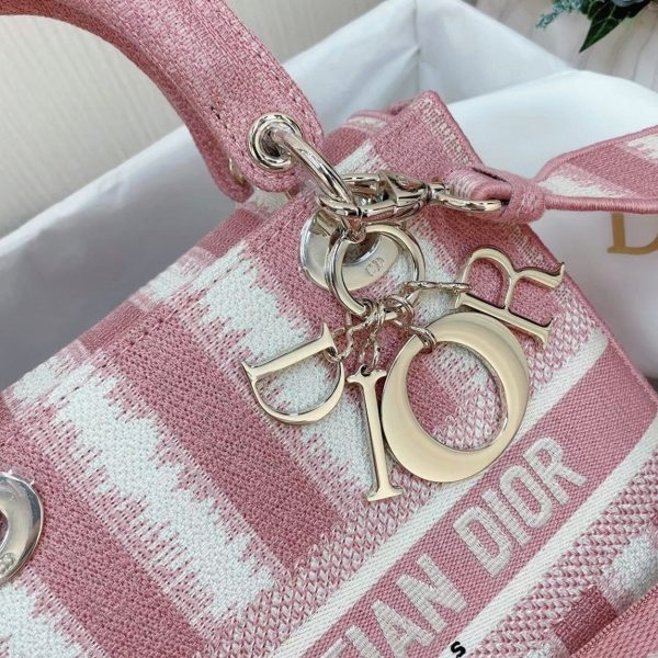 Réplique Sac Lady D-Lite Medium en broderie rayures roses – Image 6