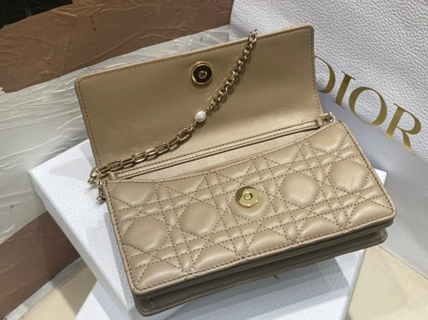 Réplique Mini Sac Miss Dior en agneau cannage beige – Image 9