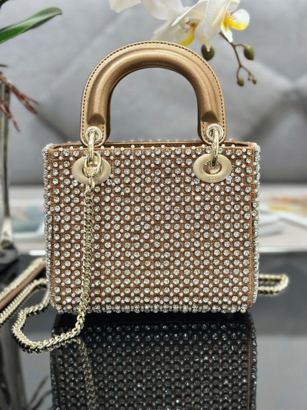 Réplique Mini Sac Lady Dior avec chaîne carrée ornée de strass et perles – Image 4