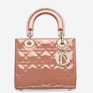 Faux Petit Sac Lady Dior en veau verni poudre cannage