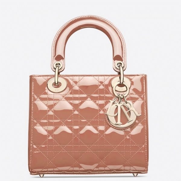 Faux Petit Sac Lady Dior en veau verni poudre cannage