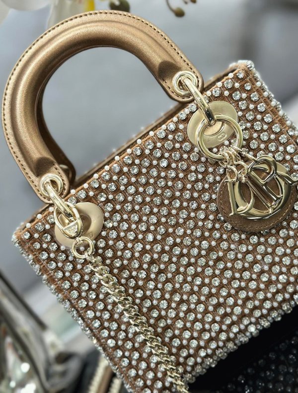 Réplique Mini Sac Lady Dior avec chaîne carrée ornée de strass et perles – Image 6