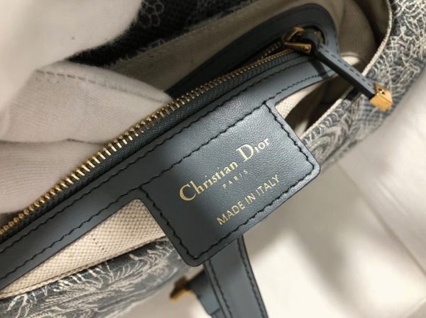 Faux Sac Saddle Dior en jacquard inversé Toile de Jouy grise – Image 2