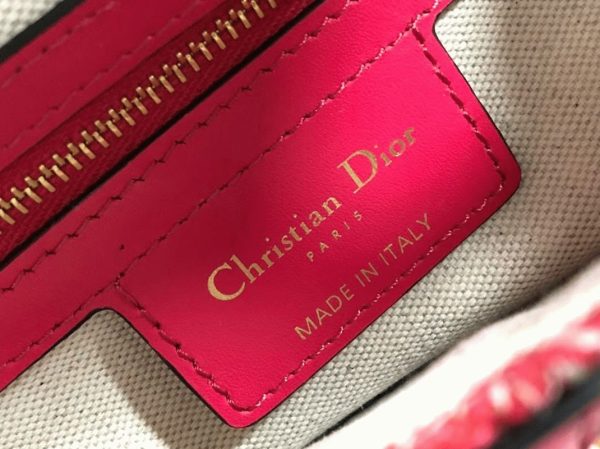Imitation Sac Saddle Dior en jacquard inversé Toile de Jouy rouge – Image 10
