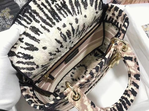 Fausse Sac Lady D-Lite Medium en broderie multicolore Tie – Image 9