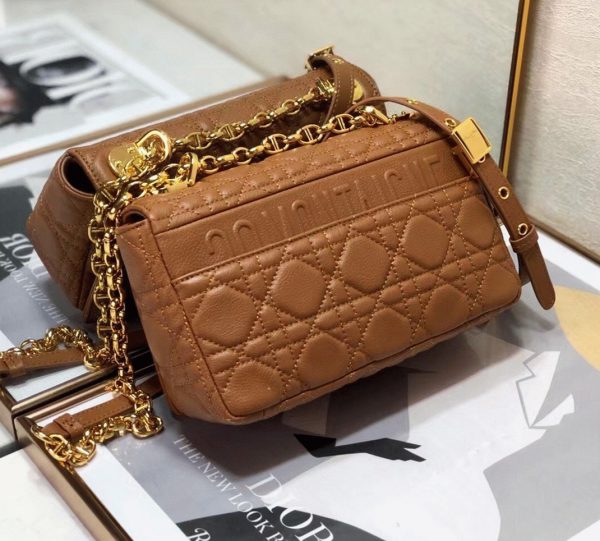 Contrefaçon Petit Sac Dior Caro en brun – Image 6