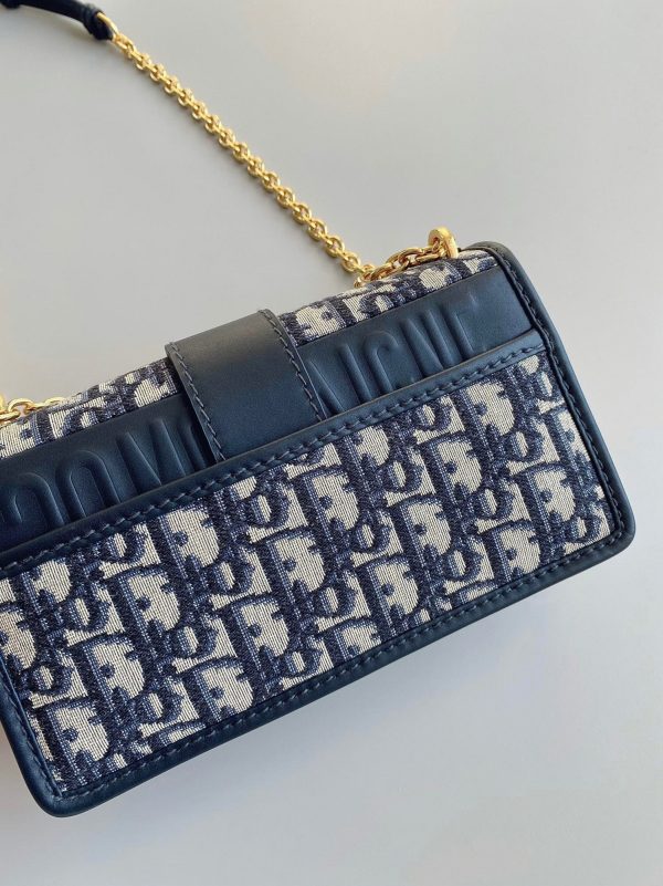 Contrefaçon Sac Dior 30 Montaigne East-West avec chaîne en jacquard Oblique bleu – Image 7