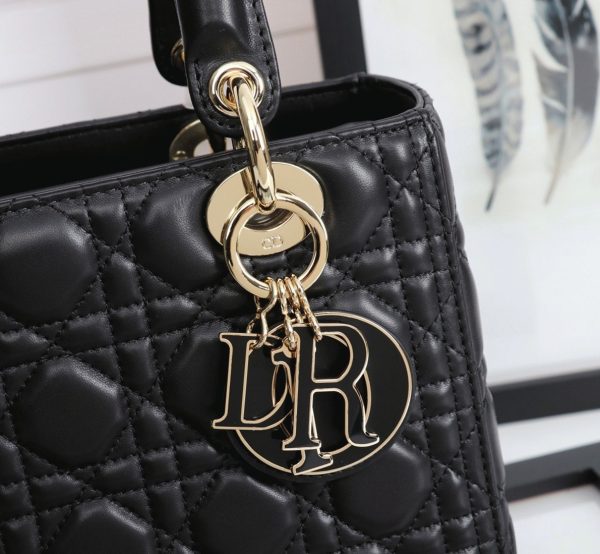 Réplique Sac Lady Dior Medium en noir – Image 6