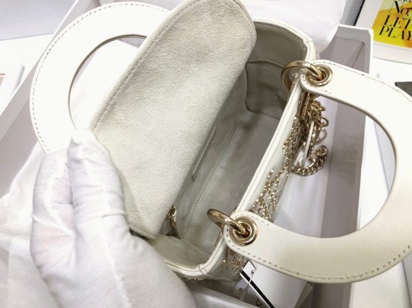 Mini Sac Lady Dior avec chaîne en agneau blanc brodé d’étoile – Image 3