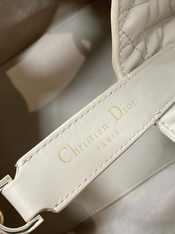 Contrefaçon Sac Toujours Medium Dior en veau macrocannage beige – Image 2