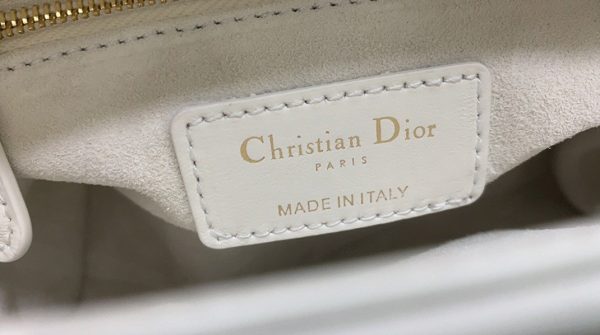 Mini Sac Lady Dior avec chaîne en agneau blanc brodé d’étoile – Image 4
