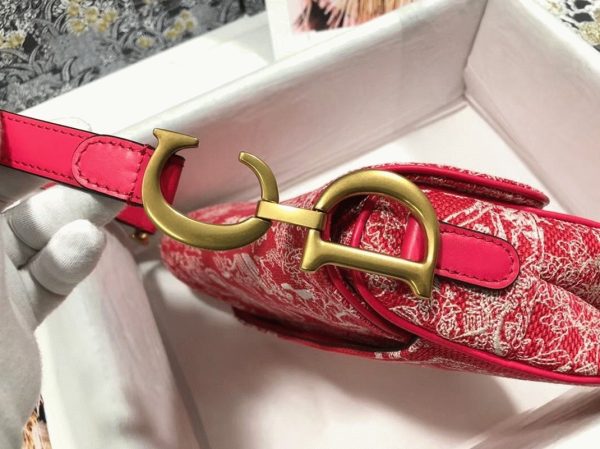 Imitation Sac Saddle Dior en jacquard inversé Toile de Jouy rouge – Image 5