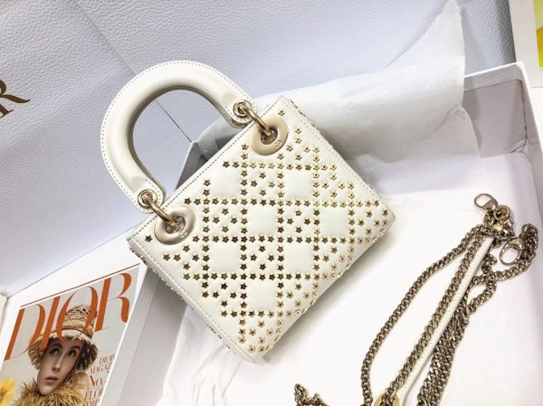 Mini Sac Lady Dior avec chaîne en agneau blanc brodé d’étoile – Image 7