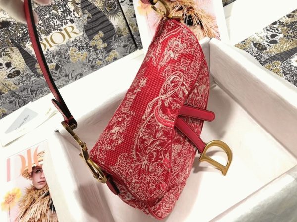 Imitation Sac Saddle Dior en jacquard inversé Toile de Jouy rouge – Image 3