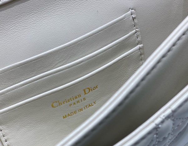 Fausse Mini Sac Miss Dior en agneau cannage blanc – Image 3