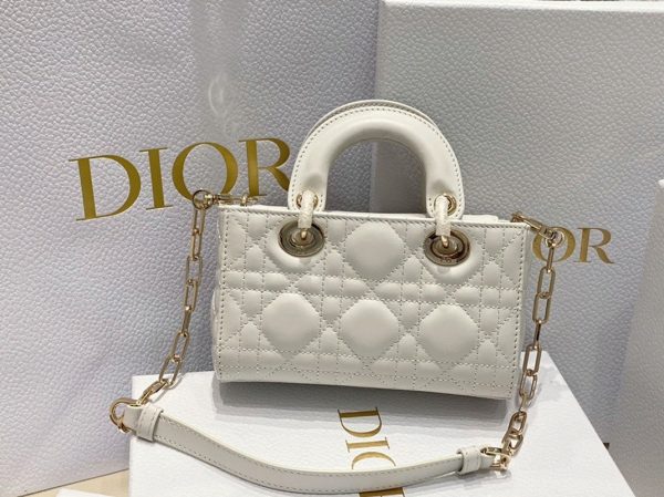 Contrefaçon Micro Sac Lady D-Joy en agneau cannage blanc – Image 4