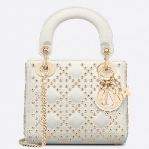 Mini Sac Lady Dior avec chaîne en agneau blanc brodé d’étoile