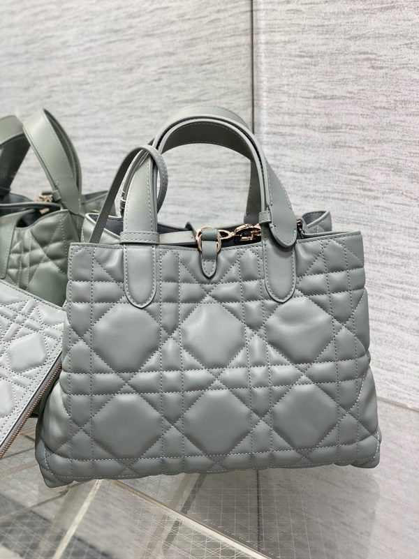 Faux Sac Toujours Medium Dior en veau macrocannage beige – Image 3