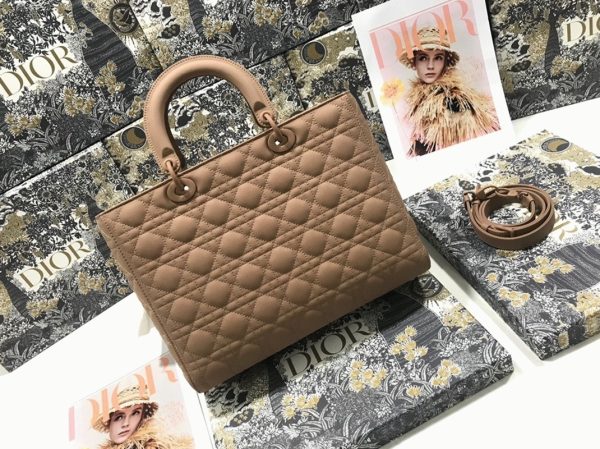 Contrefaçon Sac Lady Dior Large en rose poudré – Image 10