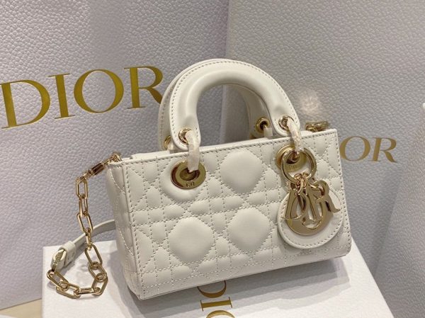 Contrefaçon Micro Sac Lady D-Joy en agneau cannage blanc – Image 7