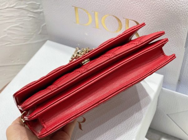 Contrefaçon Mini Sac Miss Dior en agneau cannage rouge – Image 7