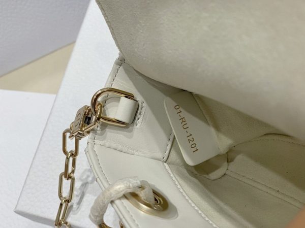 Contrefaçon Micro Sac Lady D-Joy en agneau cannage blanc – Image 8