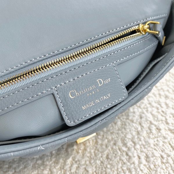 Fausse Petit Sac Dior Caro en bleu nuage – Image 2