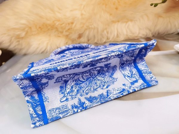 Fausse Sac Dior Book Tote Large en toile transparente Toile de Jouy bleue – Image 2