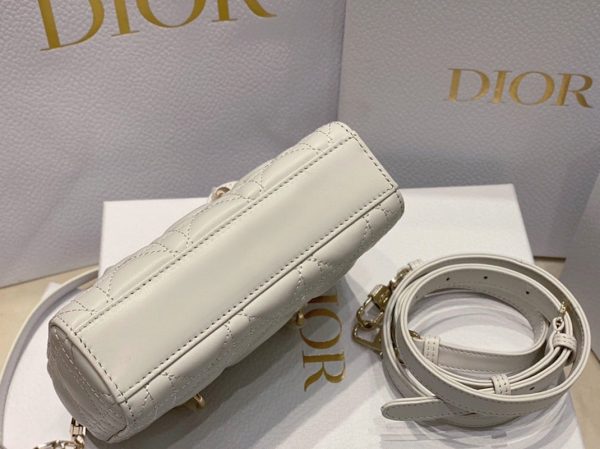 Contrefaçon Micro Sac Lady D-Joy en agneau cannage blanc – Image 10