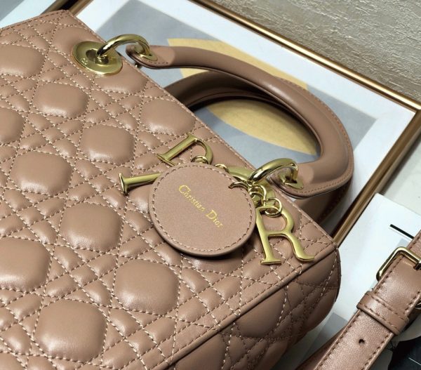 Fausse Sac Lady Dior Medium en rose poudré – Image 4