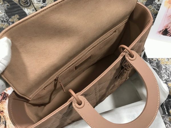 Contrefaçon Sac Lady Dior Large en rose poudré – Image 6