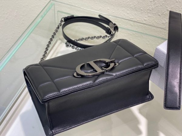 Fausse Sac Dior 30 Montaigne avec poignée en agneau noir – Image 8