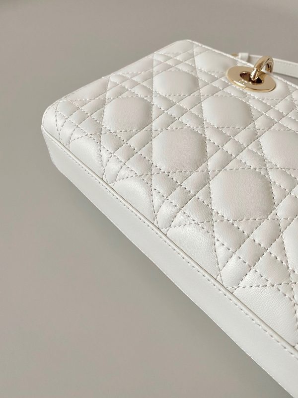 Contrefaçon Petit Sac Lady D-Joy en blanc – Image 11