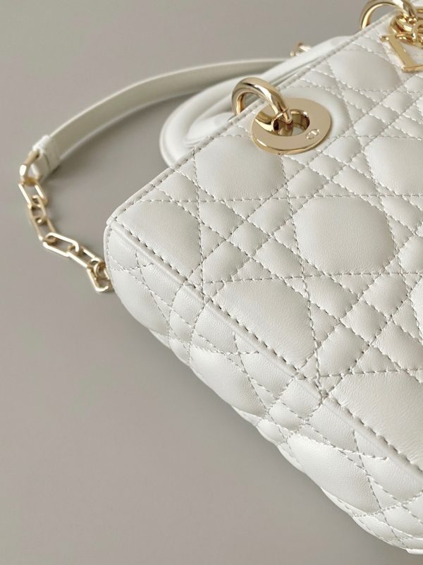 Contrefaçon Petit Sac Lady D-Joy en blanc – Image 10