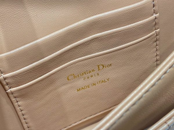 Fausse Mini Sac Miss Dior en agneau cannage poudre – Image 8