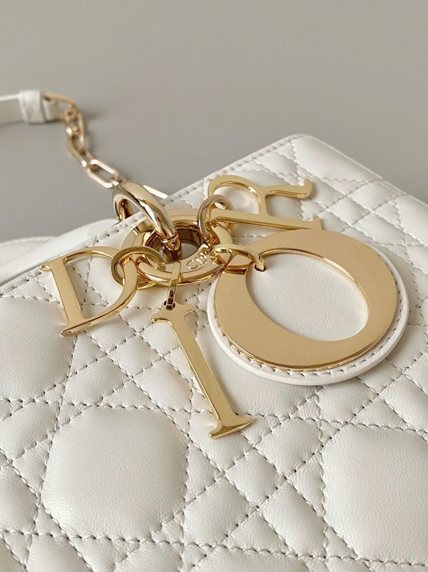 Contrefaçon Petit Sac Lady D-Joy en blanc – Image 8