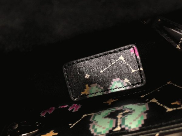 Réplique Mini Sac Lady Dior en veau noir avec imprimé Zodiac Pixel – Image 3