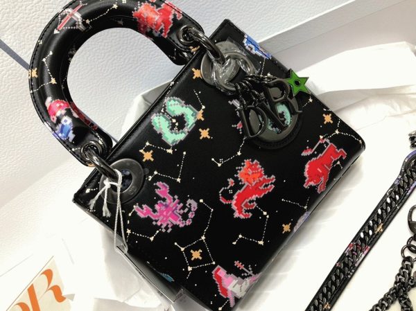 Réplique Mini Sac Lady Dior en veau noir avec imprimé Zodiac Pixel – Image 5
